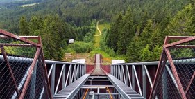 Rozhledna na skokanském můstku Churáňov foto