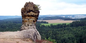 Skalní hrad Čap foto