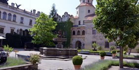 Zámek Častolovice foto