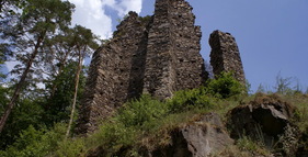 Zřícenina hradu Zbořený Kostelec foto