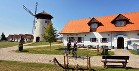 Bukovanský mlýn s vyhlídkou foto