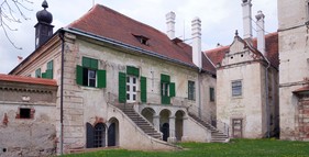 Zámek Uherčice foto
